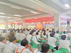 <b>学校开展食物平安取养分健康专题教育培训</b>